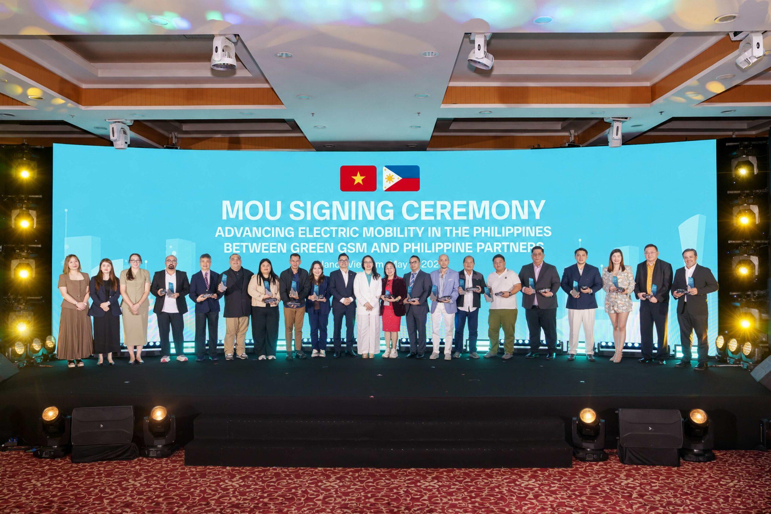 Representatives of Green SM and Philippine transport companies and cooperative at the partnership signing ceremony to develop the electric taxi ecosystem in the Philippines.